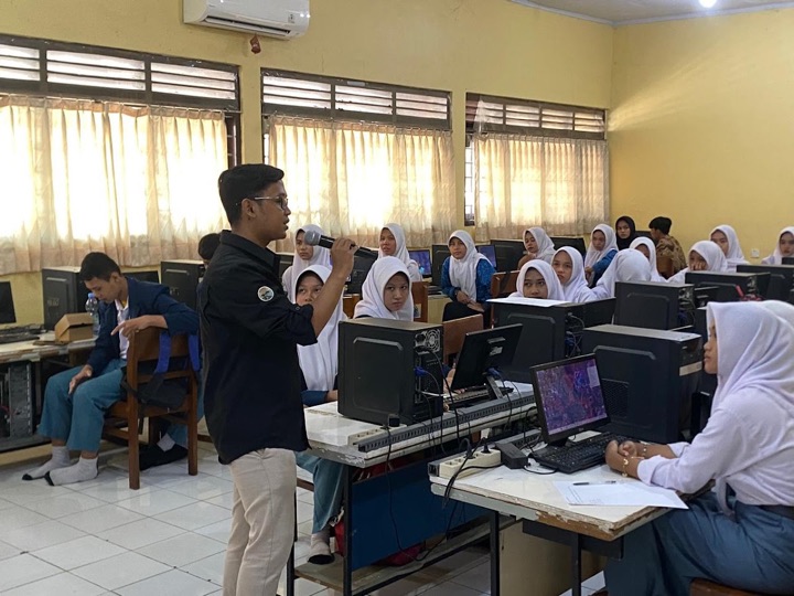 Dokumentasi narasumber dan tech educator 1